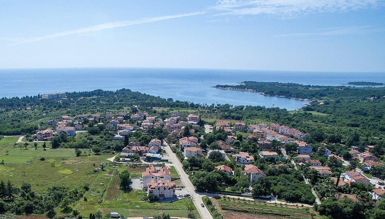 Отель Punta B Пореч Экстерьер фото